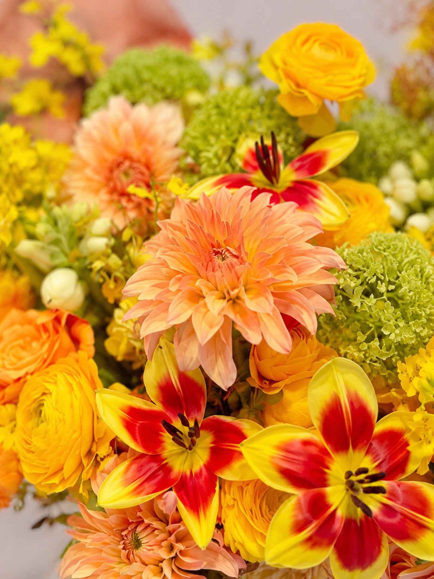Chapter of Aurelia 花朵細節|Yellow seasonal flowers and orange accents