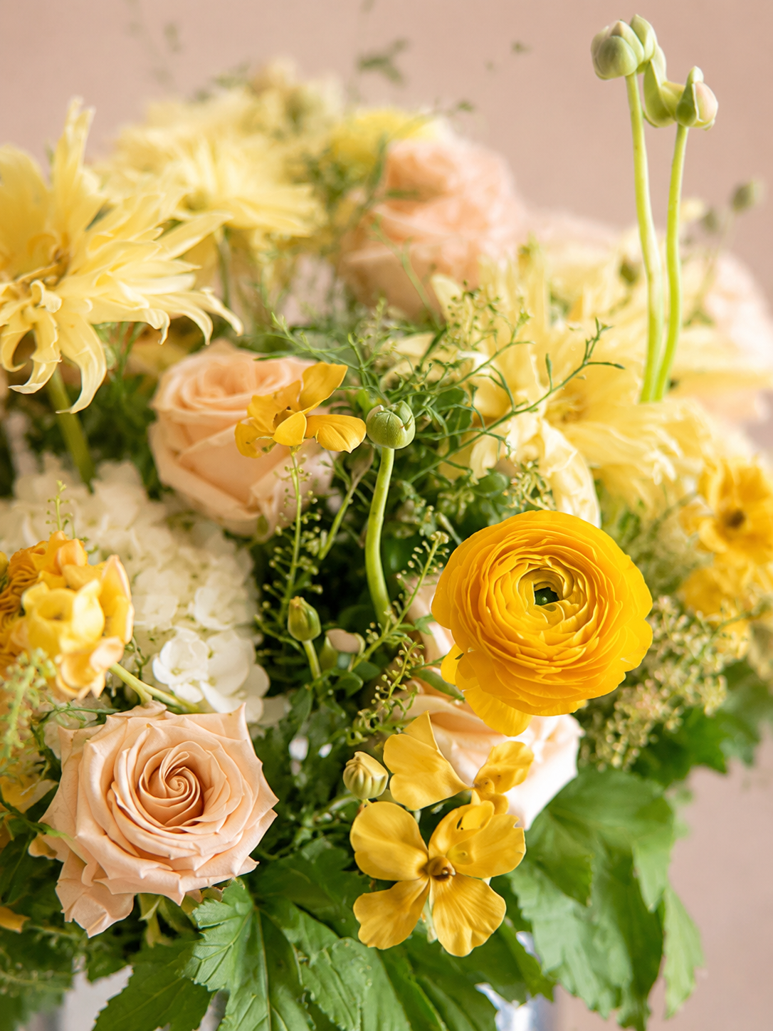 Chapter of Daylight 正面花盒|Elegant yellow floral arrangement