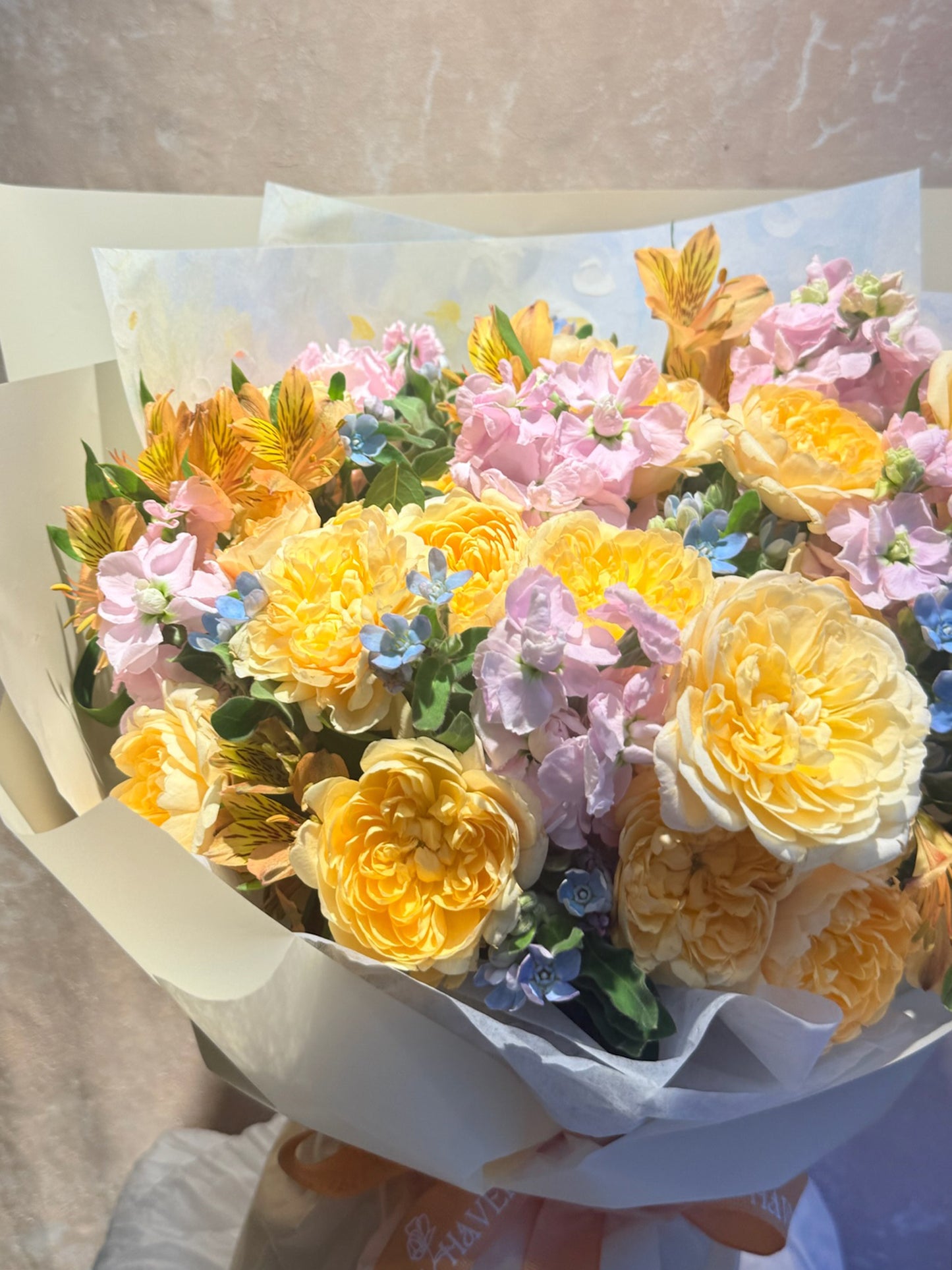Sunbeam Joy 花束細節|Yellow Roses、Seasonal Flowers|Fresh Bouquet