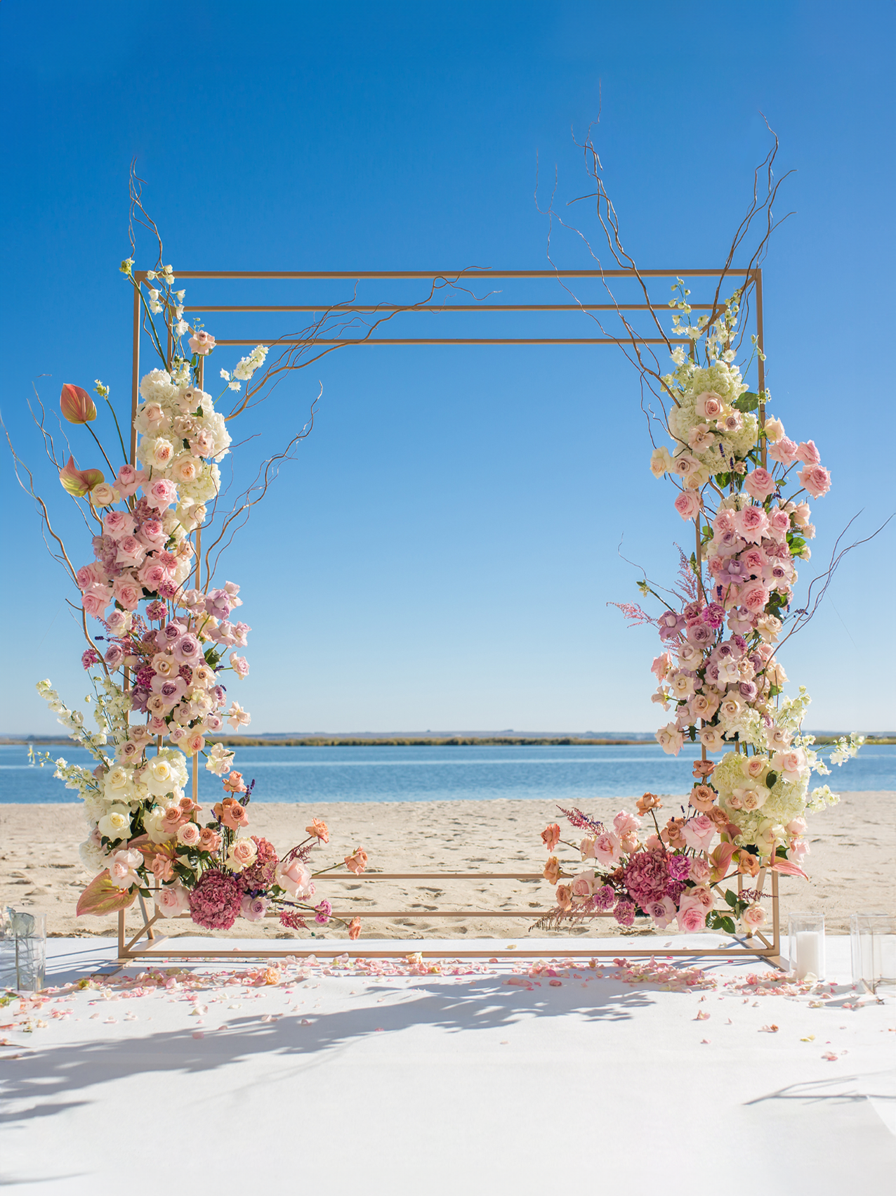 Romantic floral arch for outdoor weddings and celebrations｜戶外婚禮及慶典花藝拱門