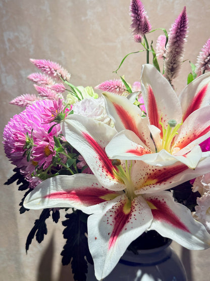 Light Bloom Vase