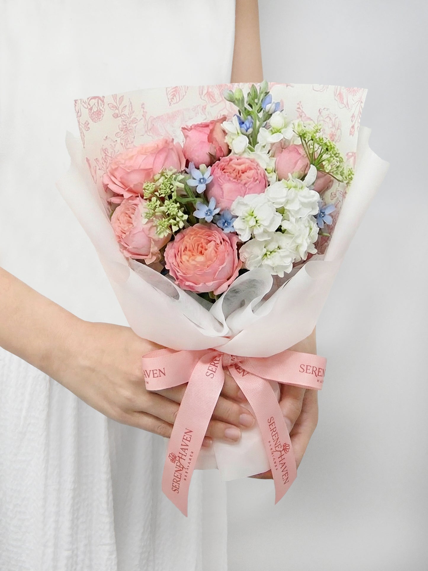 A Quiet Yes Petite 粉色花束，小尺寸 romantic bouquet