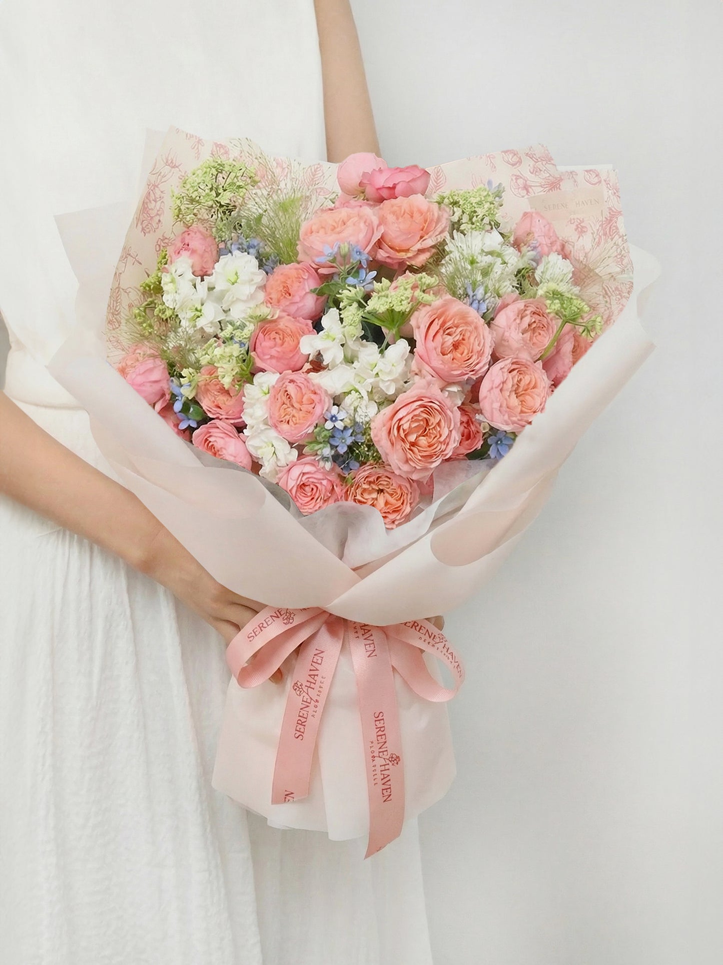 A Quiet Yes Posy 粉玫瑰 bouquet，中尺寸 fresh flowers