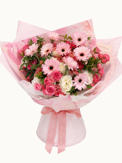 Beyond Words bouquet 粉紅花束配粉色包裝, pink gerberas and roses, romantic floral gift Hong Kong