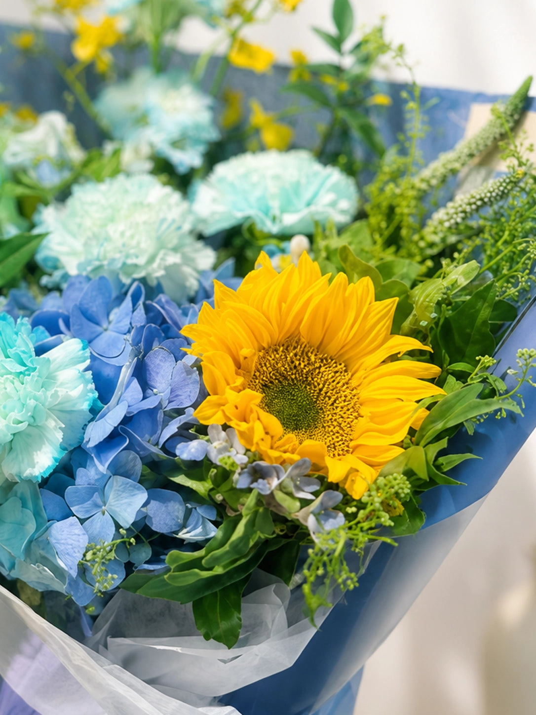 Blue Horizon bouquet｜向日葵、藍色繡球花與藍玫瑰花藝細節，Sunflower bouquet，Hong Kong florist