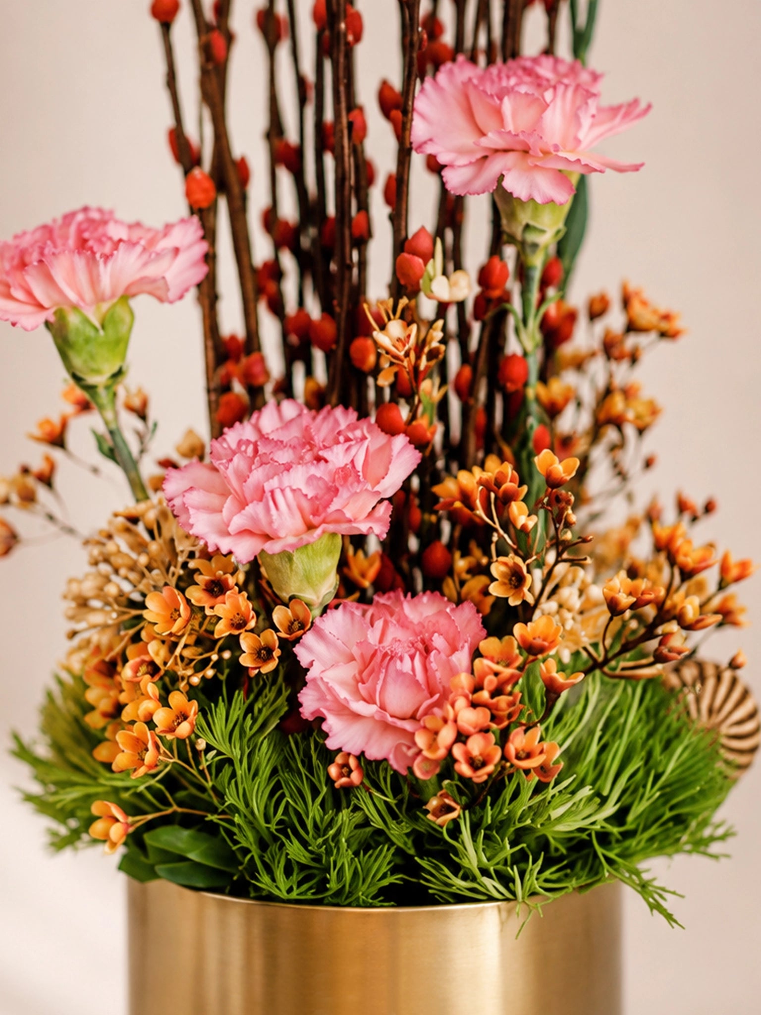 花藝側面細節｜Elegant blush floral arrangement for celebration