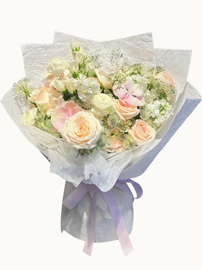 Serene Haven - Blush Stillness Bouquet 柔美優雅花束 生日母親節禮物推薦