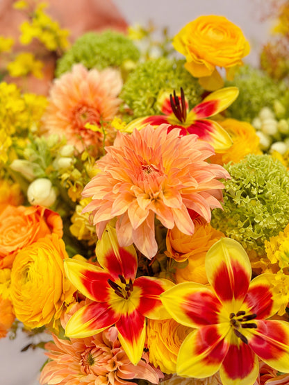 Chapter of Aurelia 花朵細節｜Yellow seasonal flowers and orange accents