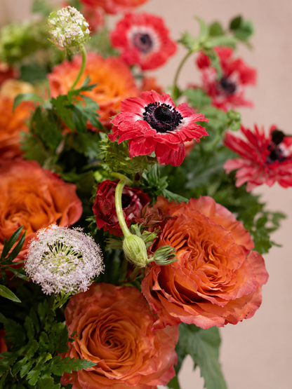 Chapter of Ember 花朵細節｜Orange roses and textured seasonal flowers