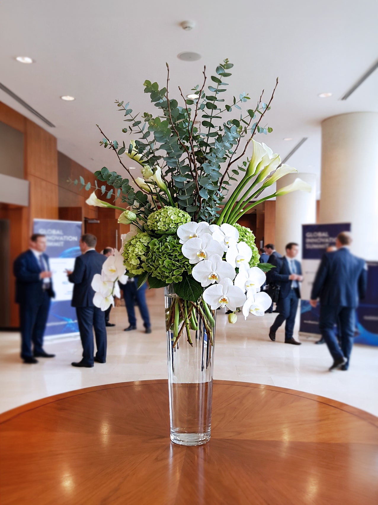 Elegant floral installation for corporate events and business functions｜企業活動及商務場合花藝佈置
