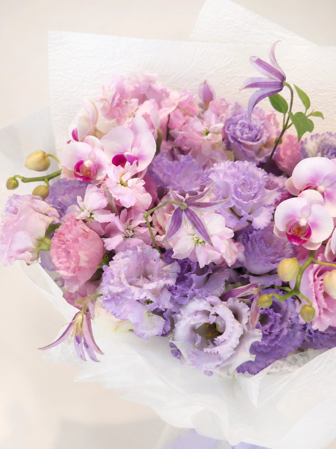 Echoes of Moonlight bouquet pastel purple flowers 特寫, romantic pink lavender arrangement, premium florist HK