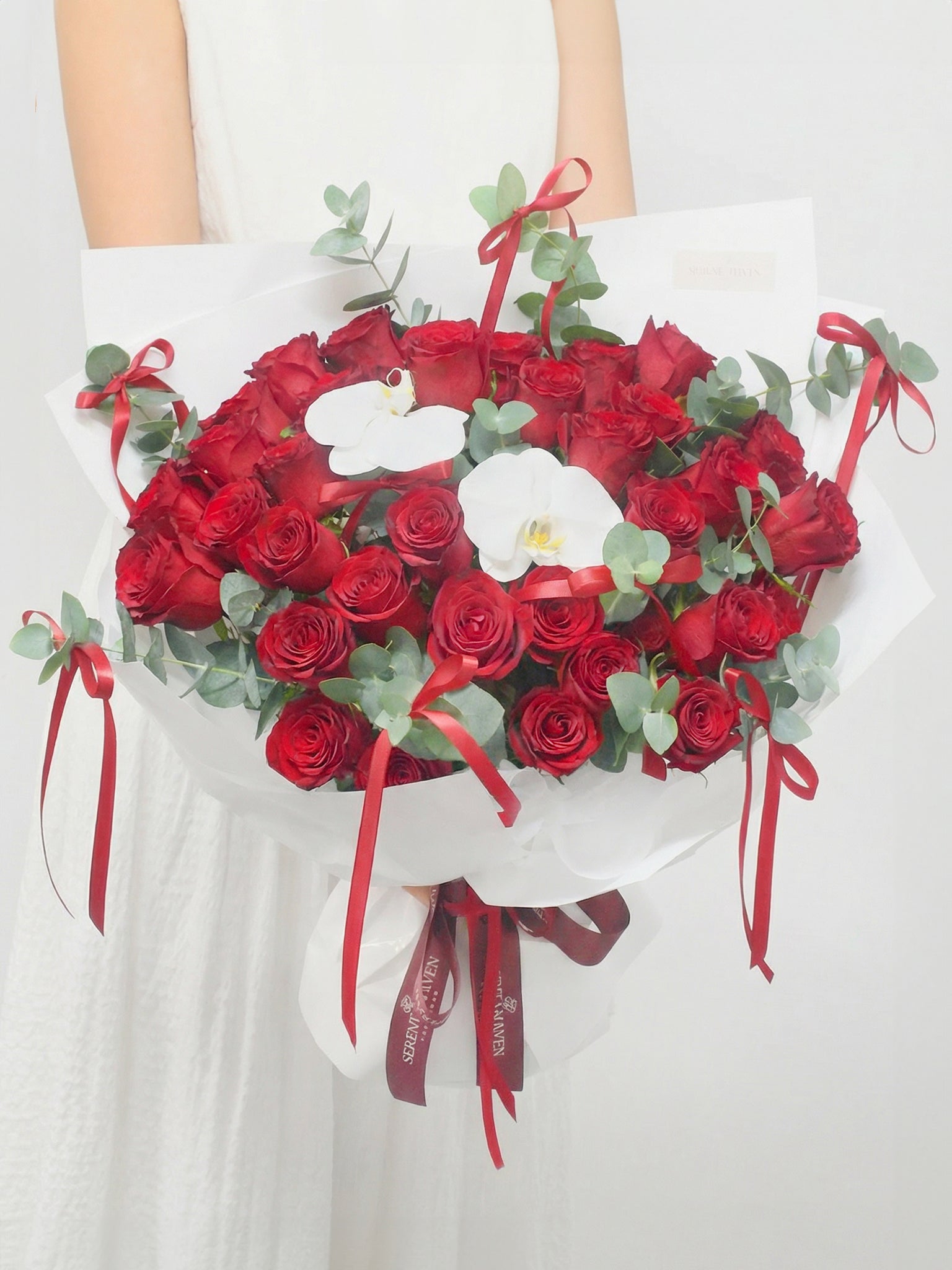 Serene Haven - Forever Yours 33支紅玫瑰花束 豪華浪漫慶祝首選