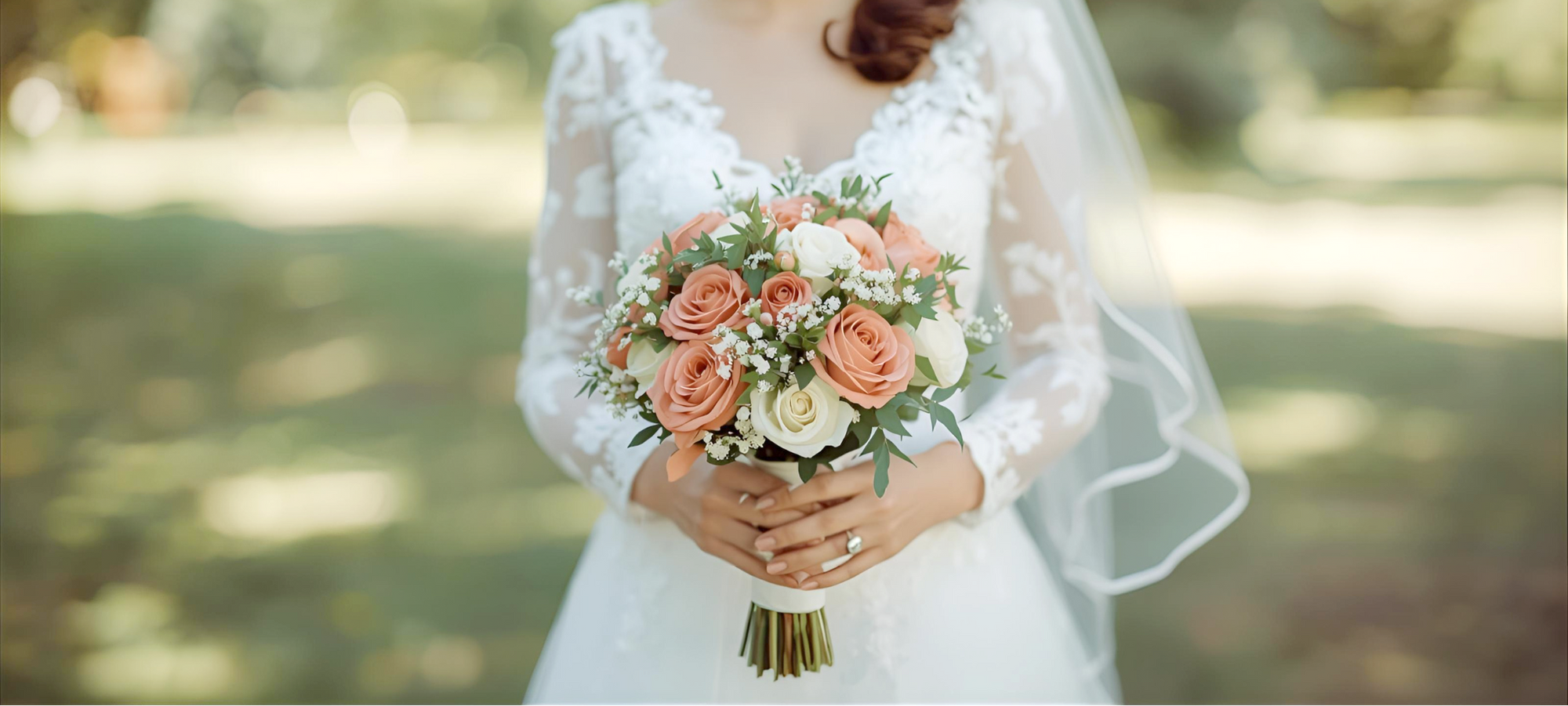 香港婚禮花球 Hong Kong Wedding Bouquet｜Bride holding a handcrafted peach and ivory bridal bouquet.