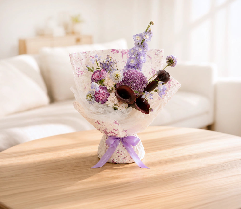 Midnight Muse 花束｜INTJ・INTP・ENTJ・ENTP MBTI Bouquet，紫黑 Calla Lily、Delphinium、Allium bouquet，strategic & visionary personality flowers Hong Kong