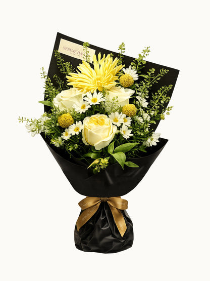 Midnight Solace 鮮花花束｜White Roses、Yellow Chrysanthemum Fresh Bouquet｜Serene Haven Floristry