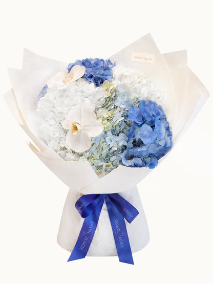 Serene Haven 西營盤花店 - Ocean Whisper Best Seller bouquet 招牌繡球花配白蘭花束 經典藍色系優雅送禮