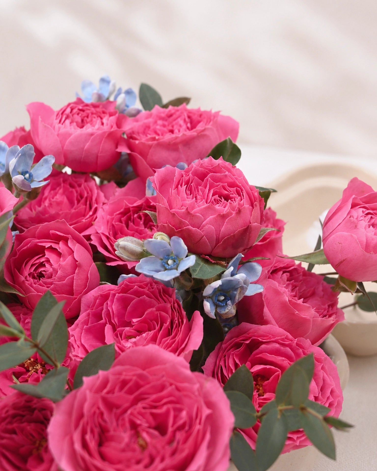 Serene Haven 西營盤花店 - Petite Rosé casual 送禮 mini flower box 質感多頭小玫瑰鮮花細節