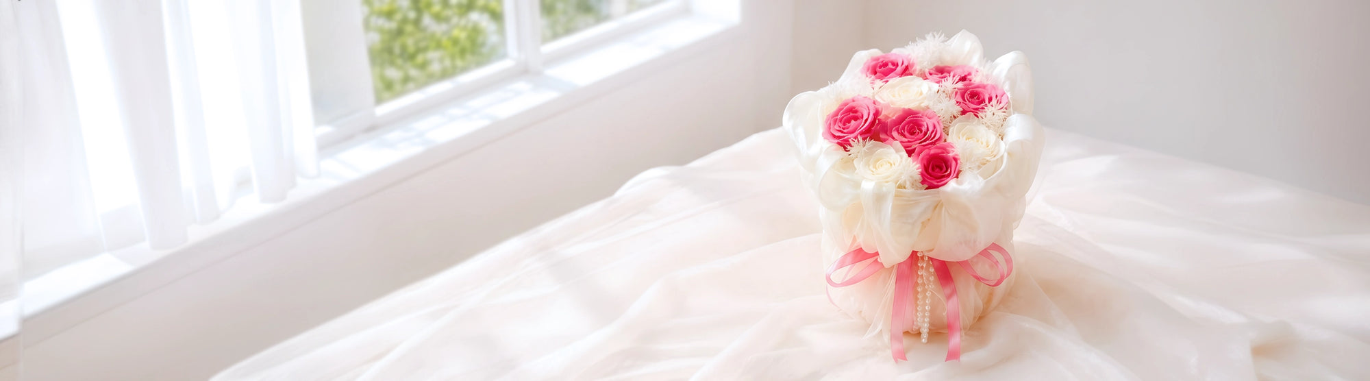 Serene Haven Floristry Preserved Flower Bouquet 永生花花束，永生玫瑰 bouquet in soft nude tones，Hong Kong florist