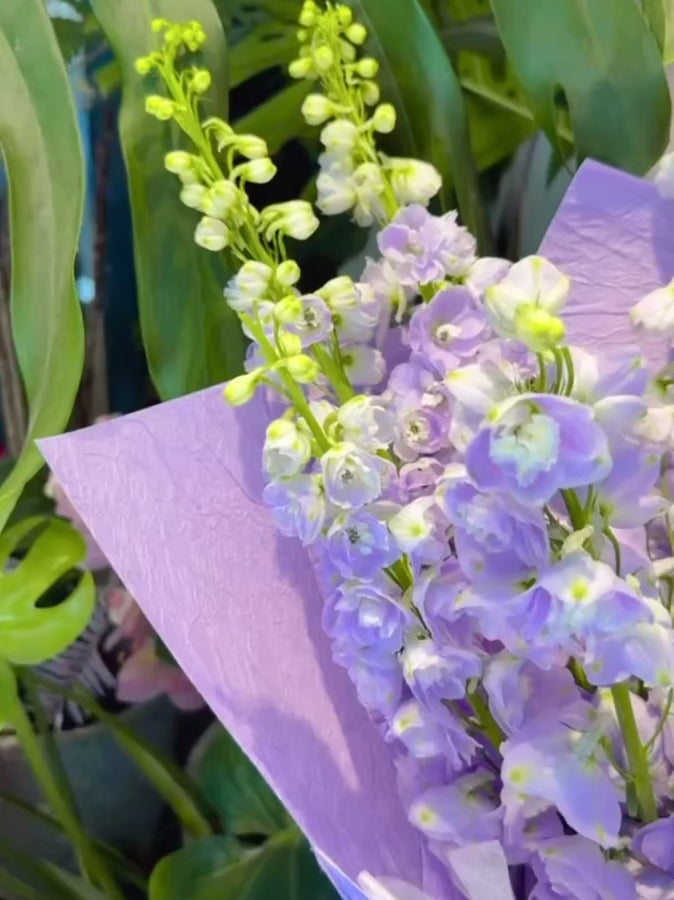 Serene Haven - Azure Breeze Bouquet 紫色花束細節 精緻送禮推薦