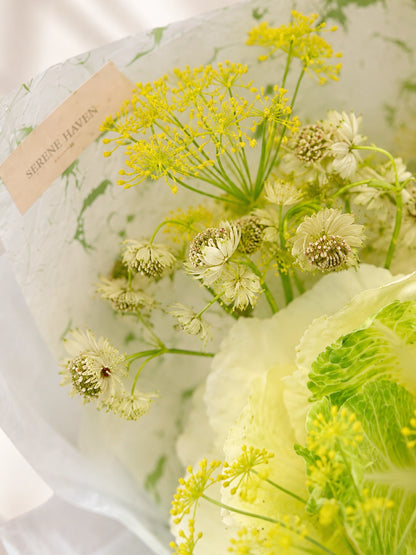 Quiet Bloom 花束細節｜Green carnation 配 seasonal flowers，清新自然花束設計