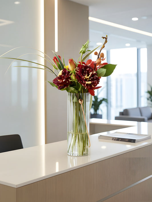 Corporate Flower Subscription｜Modern floral arrangement at office reception，適合公司、企業前枱及接待處花藝，小巧高貴，提升企業大堂專業形象及 welcoming atmosphere。