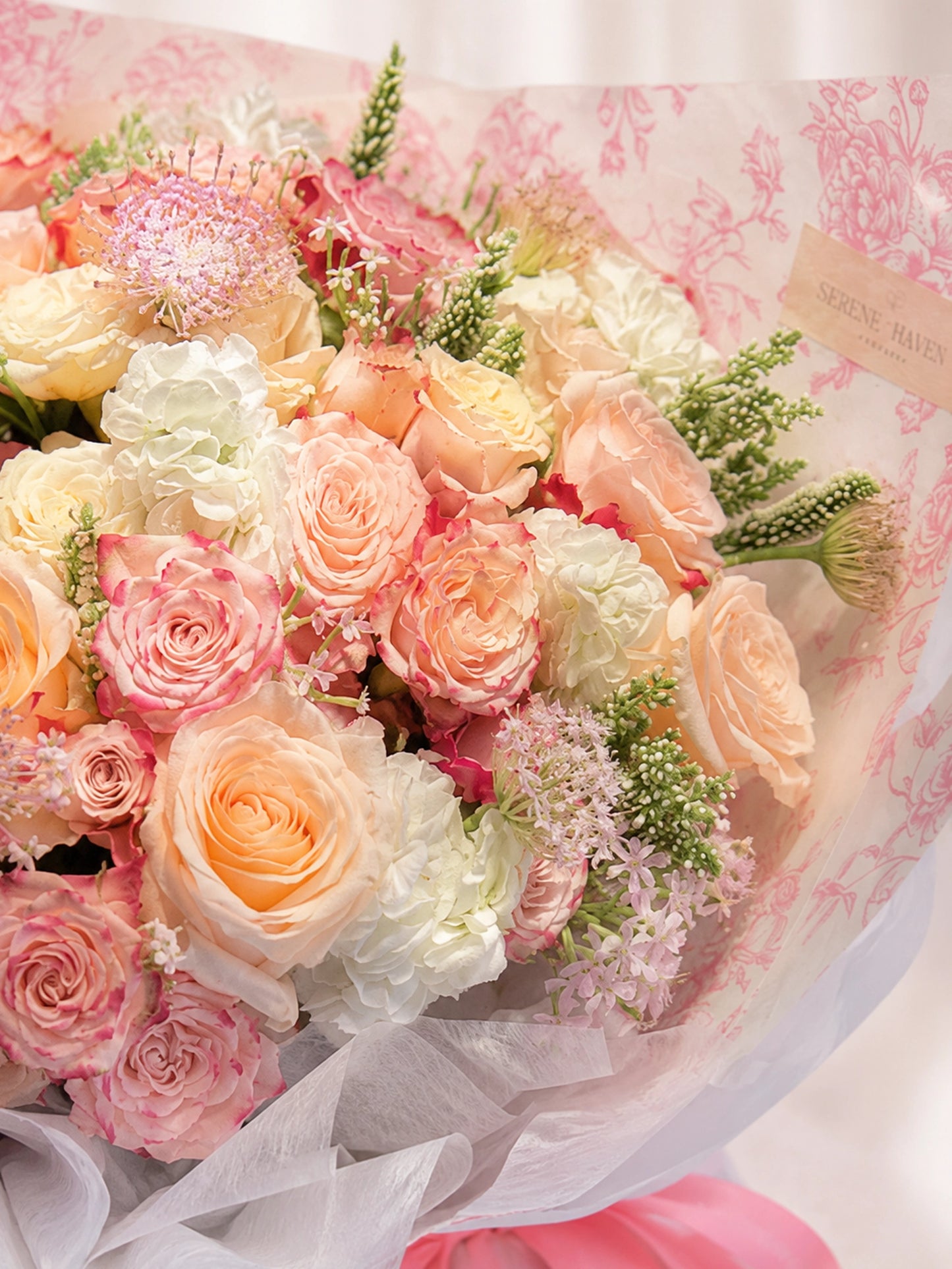 Serene Haven - Rosie Betty Bouquet 粉白色系花束 精緻花材送禮首選