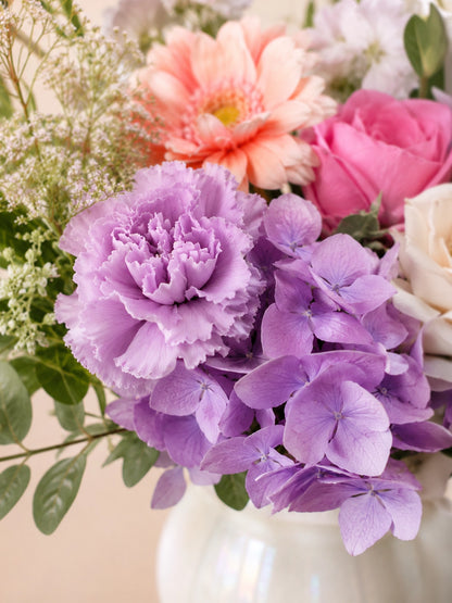 繡球花及花材特寫｜Close-up of hydrangea and seasonal blooms