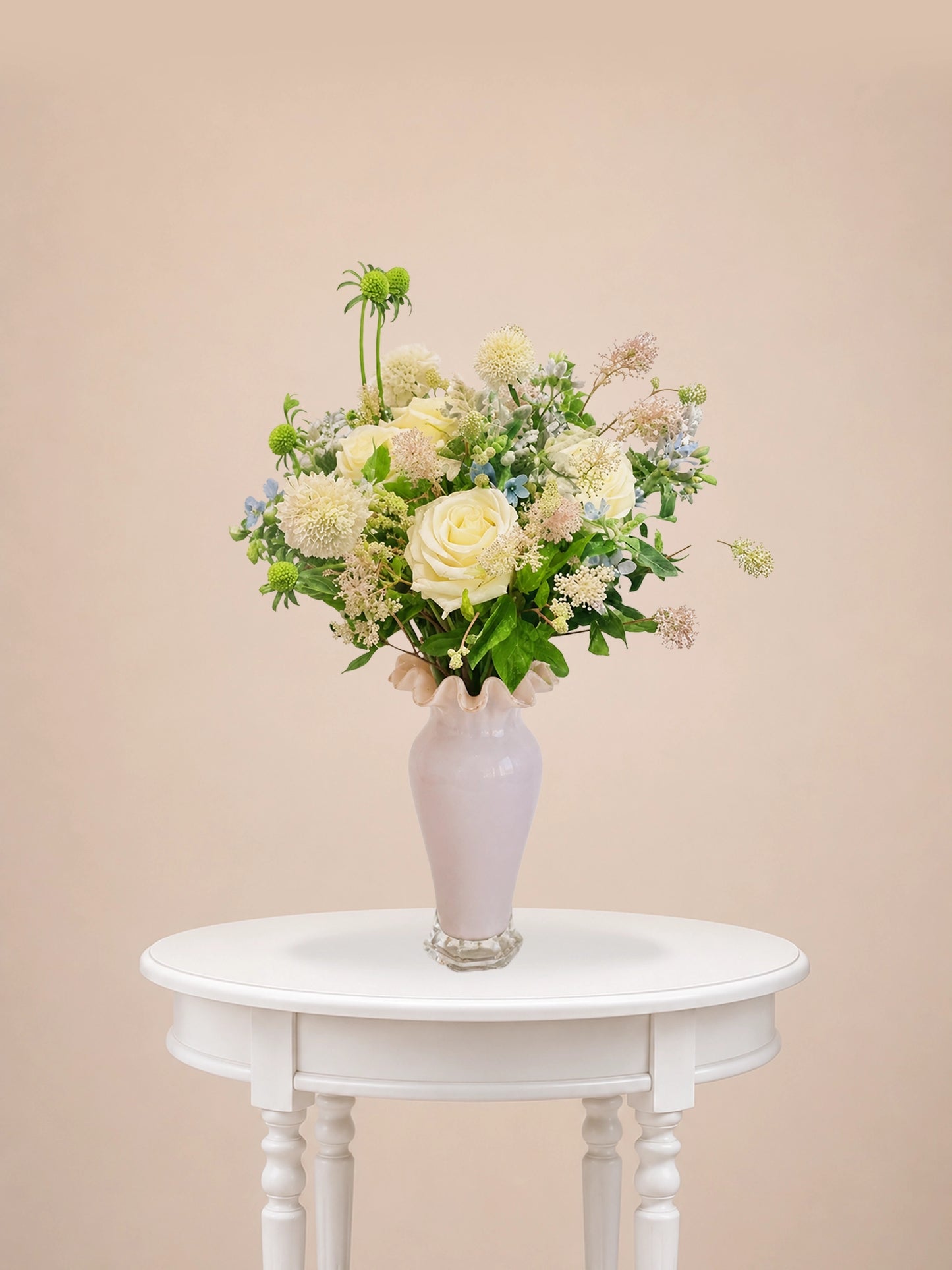 Softscape Vase 白綠花藝｜Elegant white and green vase arrangement