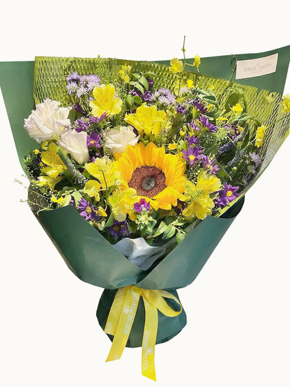 Solara graduation bouquet 向日葵畢業花束 with sunflower and seasonal flowers