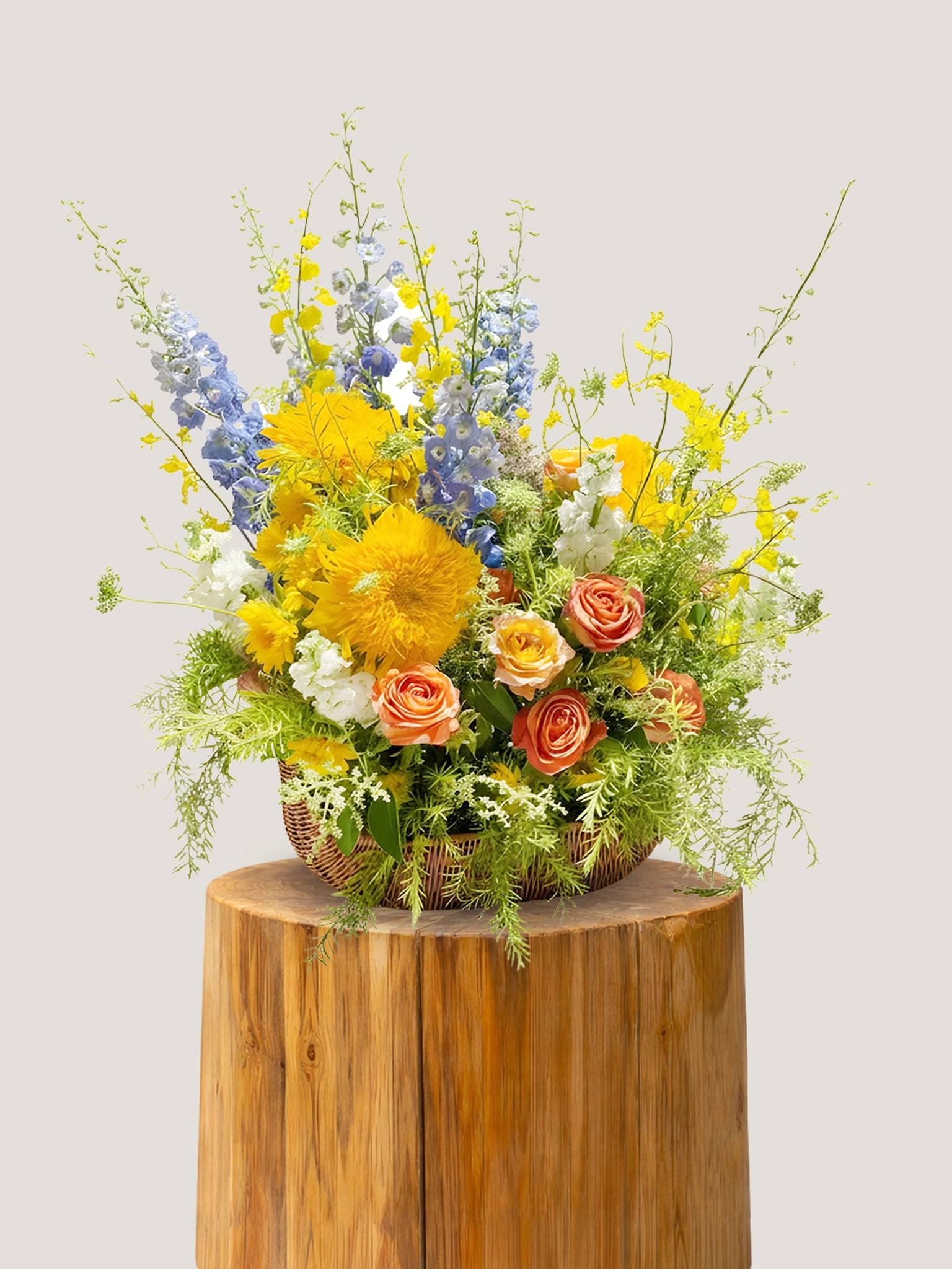 Summer Sky Basket 花籃｜Yellow & blue seasonal floral basket