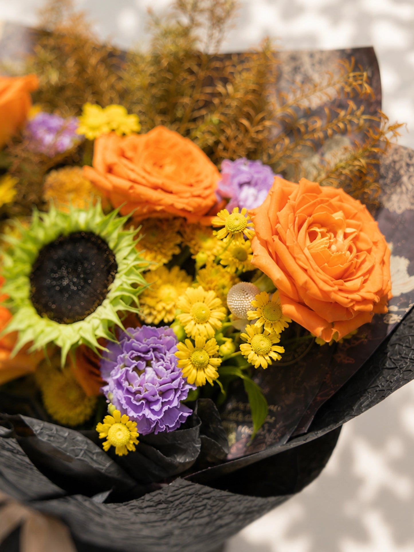 Sunlit Harvest 向日葵花束細節｜Sunflower, orange roses & vibrant seasonal flowers bouquet