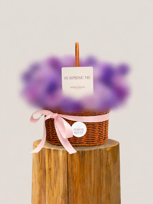 Surprise Me Basket Grande 大型花籃，柔霧紫色 florist’s choice premium 時令花材設計
